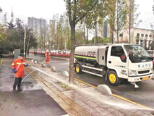 武汉城管查处25起洒水车扰民行为 若遇霸道洒水请你拍照举报